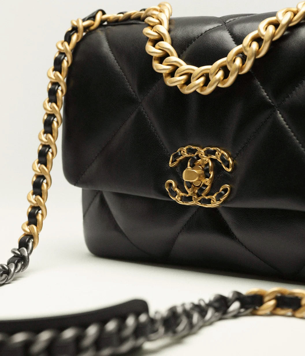 Chanel 19