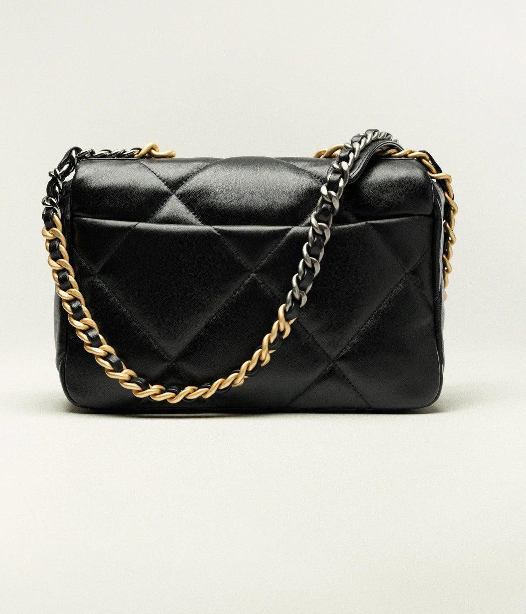 Chanel 19