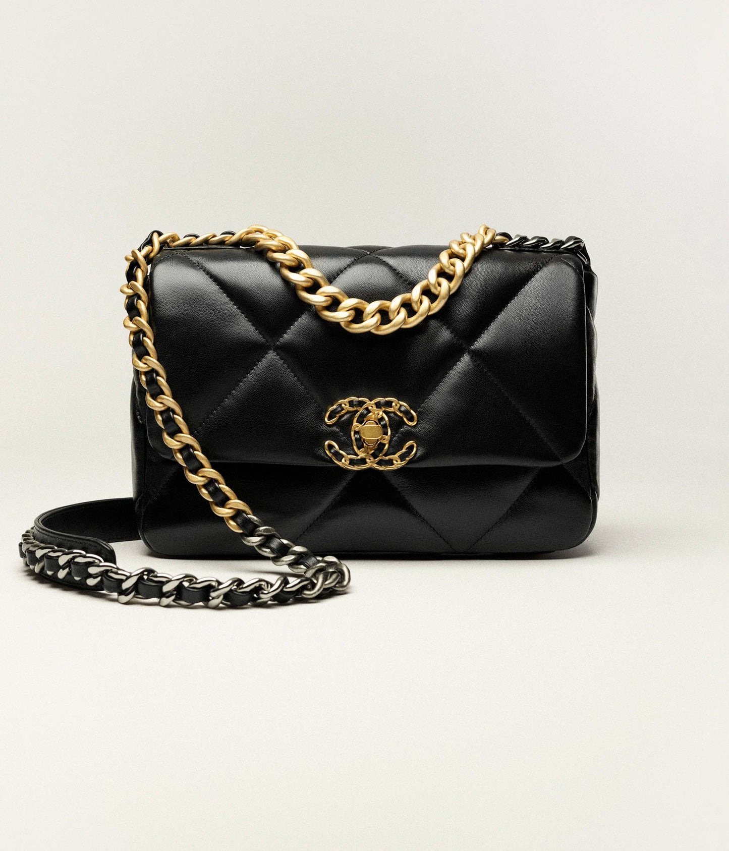 Chanel 19