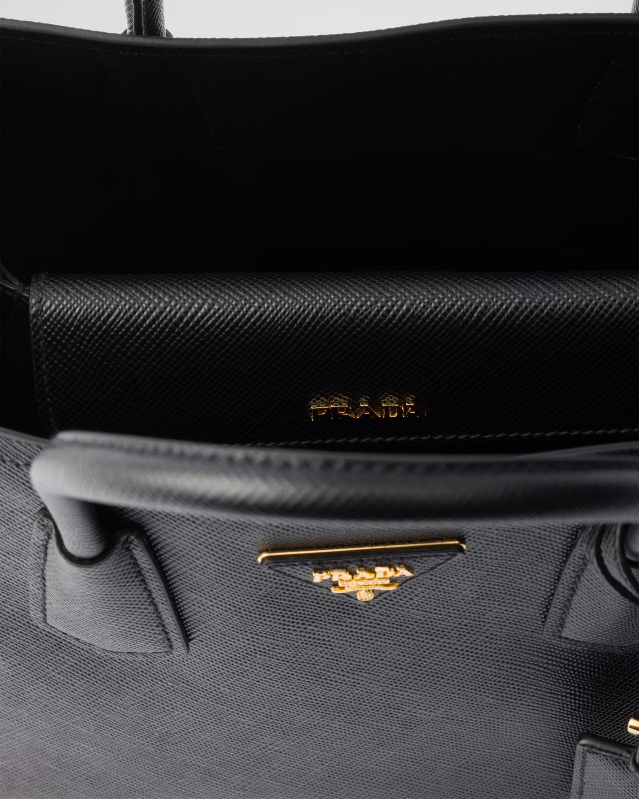 Prada Double média em couro Saffiano