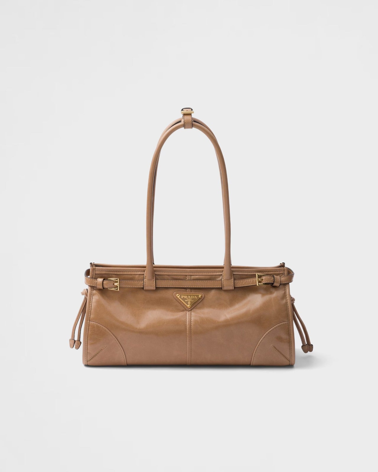 Bolsa Prada Bonnie em couro envernizado