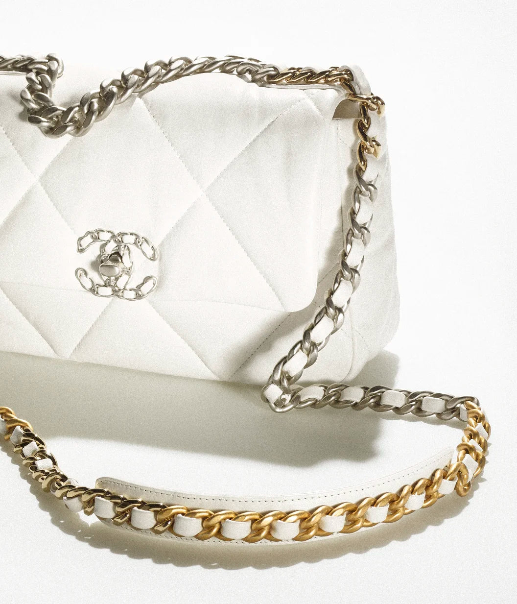 Chanel 19