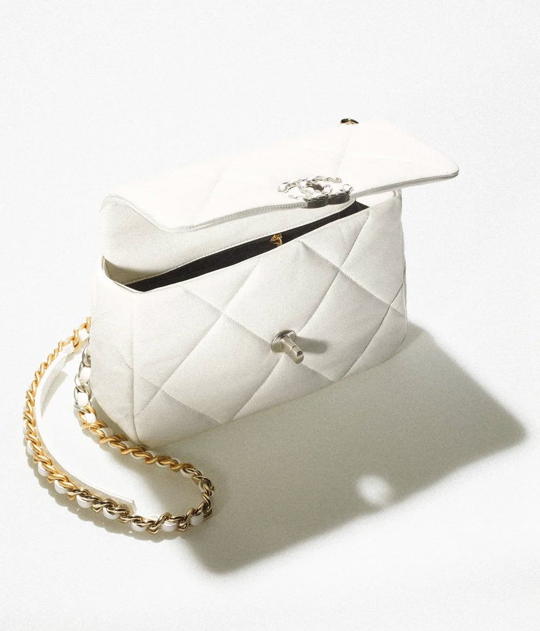 Chanel 19