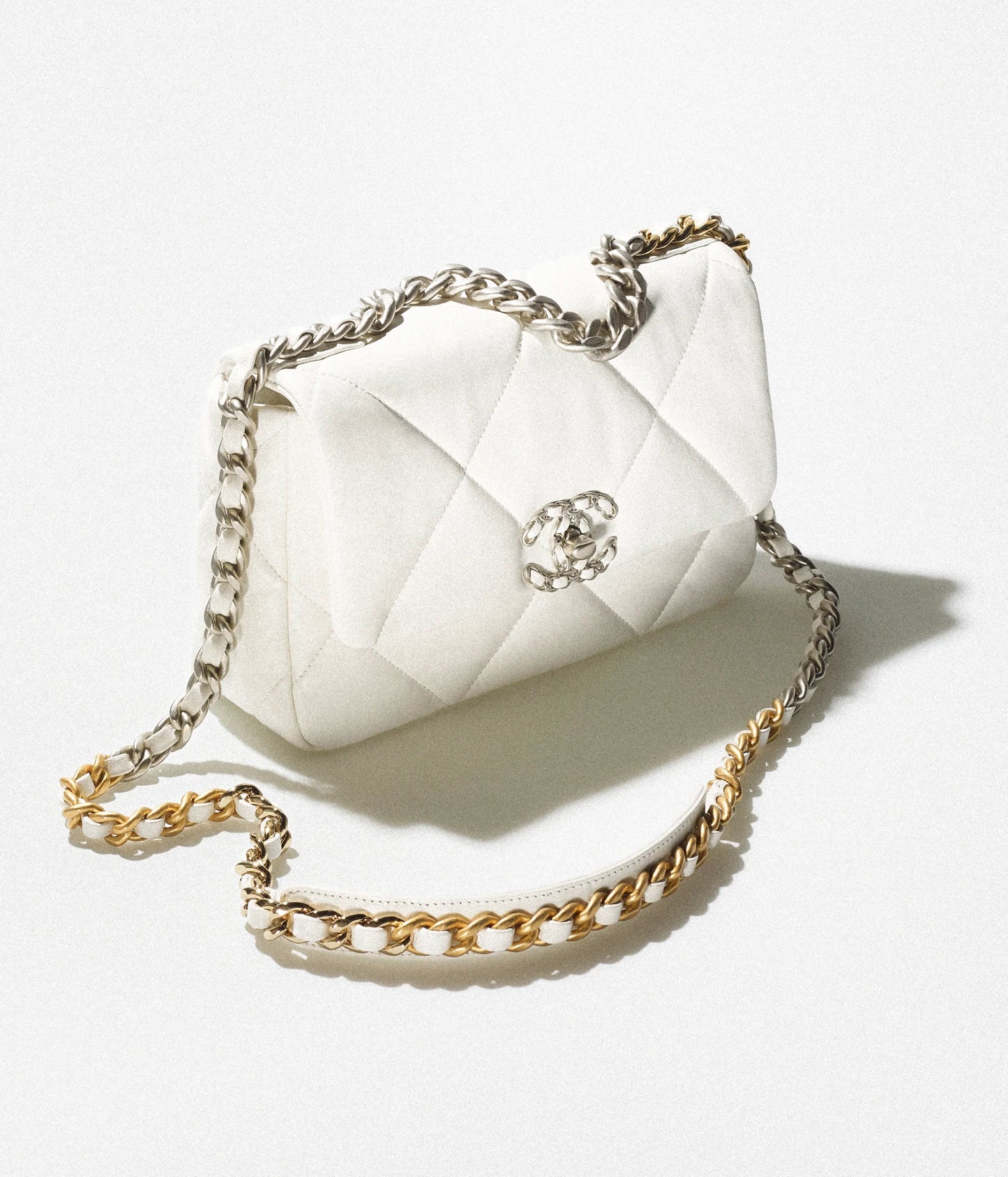 Chanel 19
