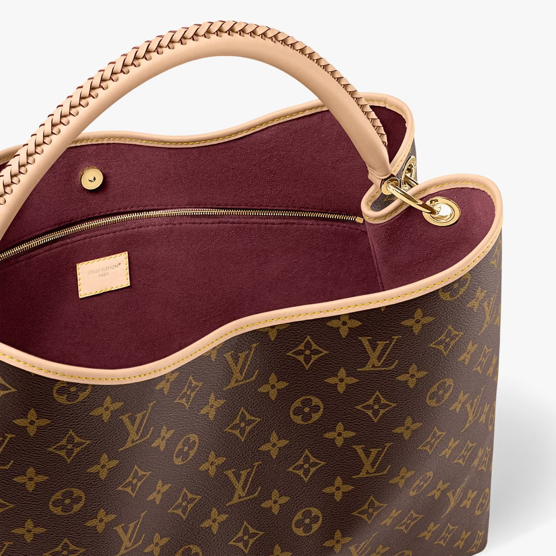 Louis Vuitton Again
