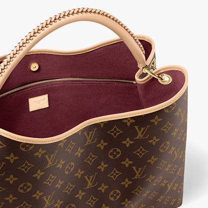 Louis Vuitton Again